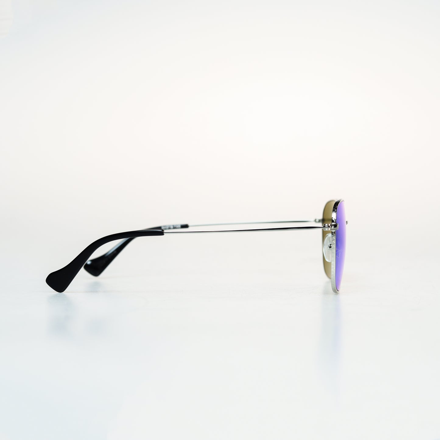 Airy luxury Metal Sunglasses | GMGeyewear GS83M1026