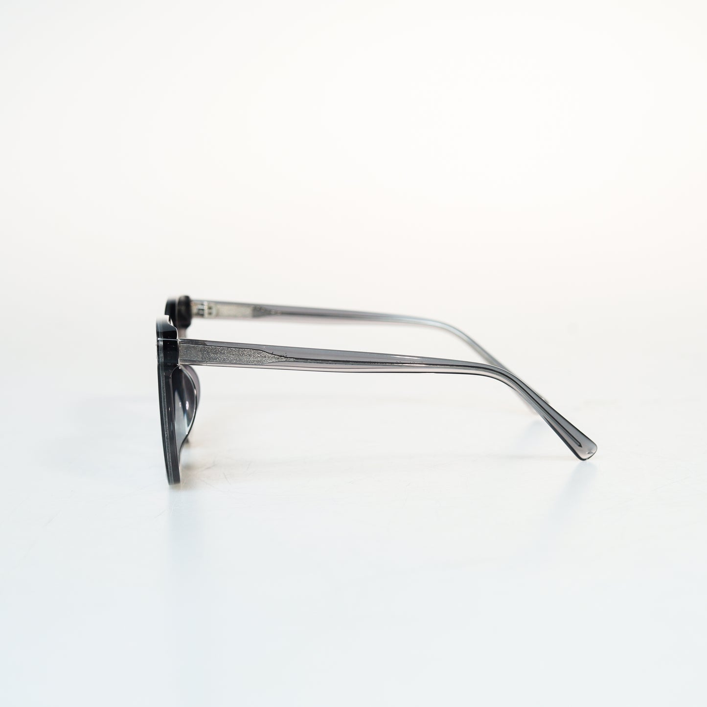 Fashion Luxury Acetate Sunglasses | GMGeyewear GS83A1016