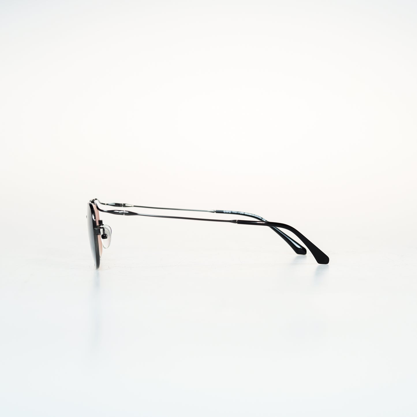 Luxury Full Frame Square Titanium Sunglasses | GMGeyewear Iris1 GS83T1034