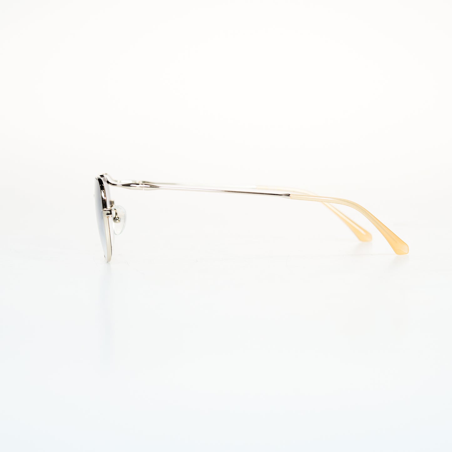 Luxury Full Frame Square Titanium Sunglasses | GMGeyewear Iris1 GS83T1033