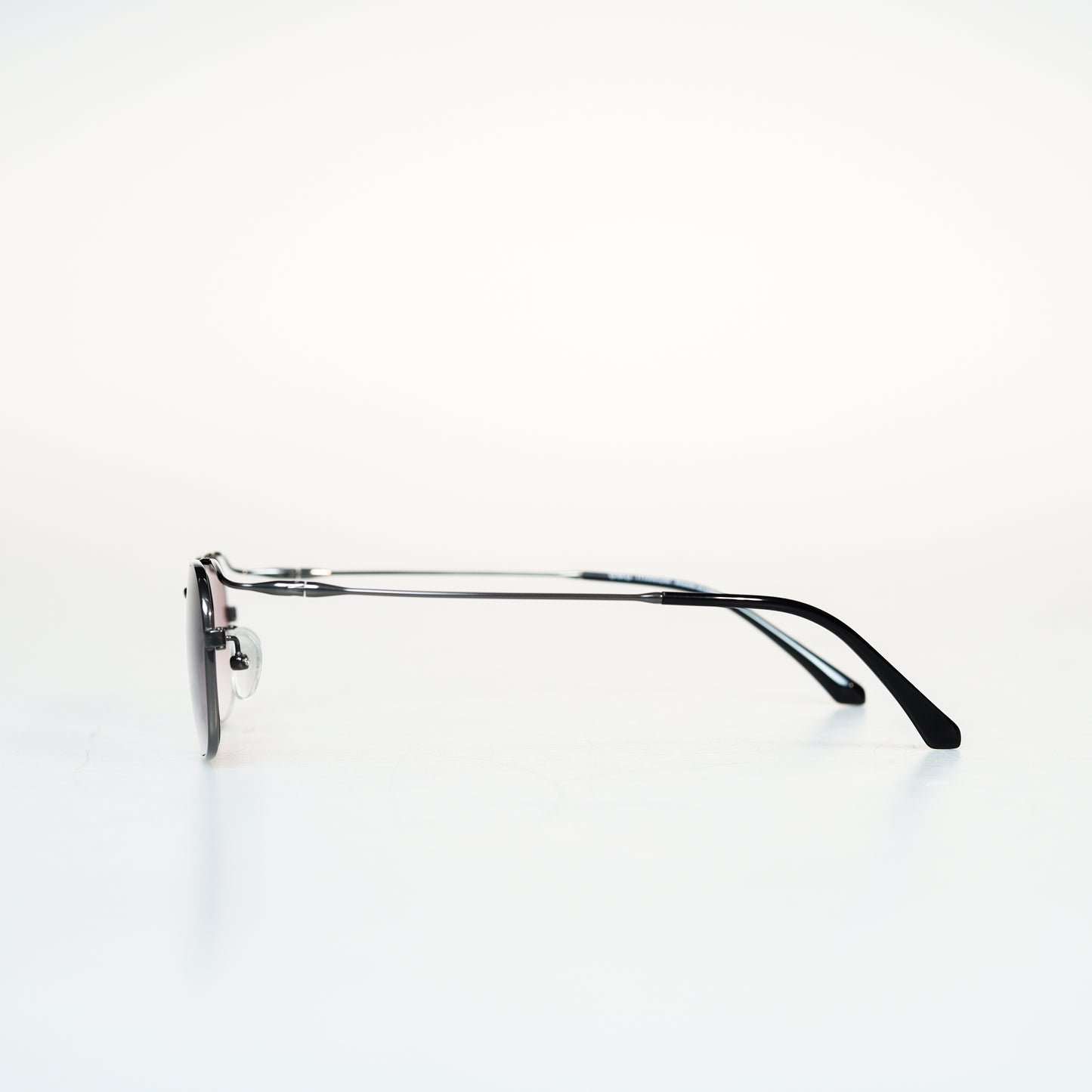 Luxury Full Frame Square Titanium Sunglasses | GMGeyewear Tulipe1 GS83T1037