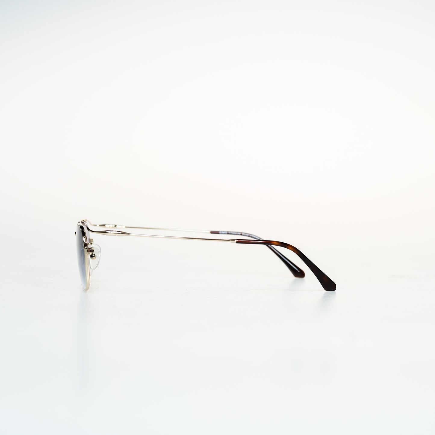 Luxury Full Frame Square Titanium Sunglasses | GMGeyewear Tulipe1 GS83T1038