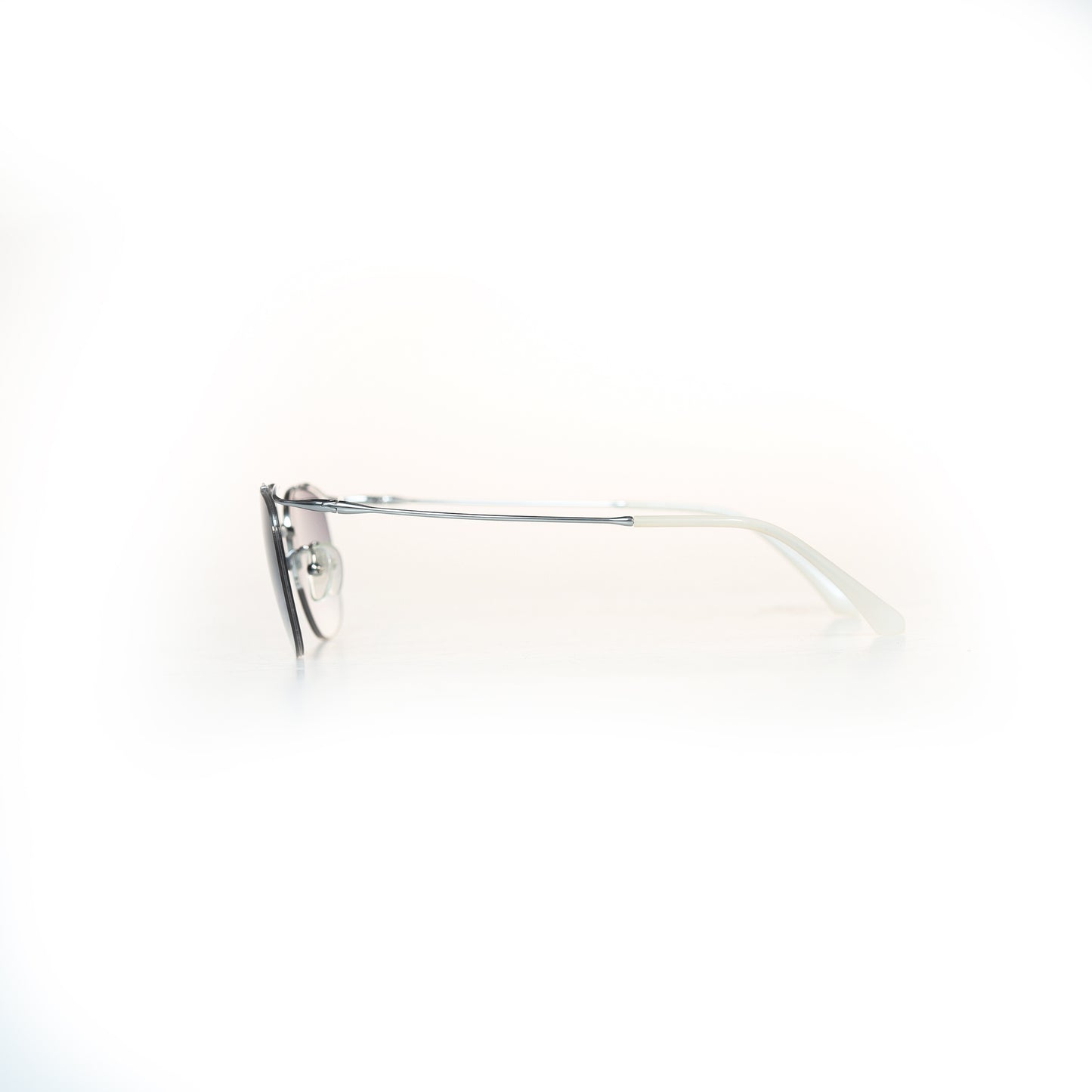 Simple Half Frame Square Titanium Sunglasses | GMGeyewear Iris 2 GS83T1036