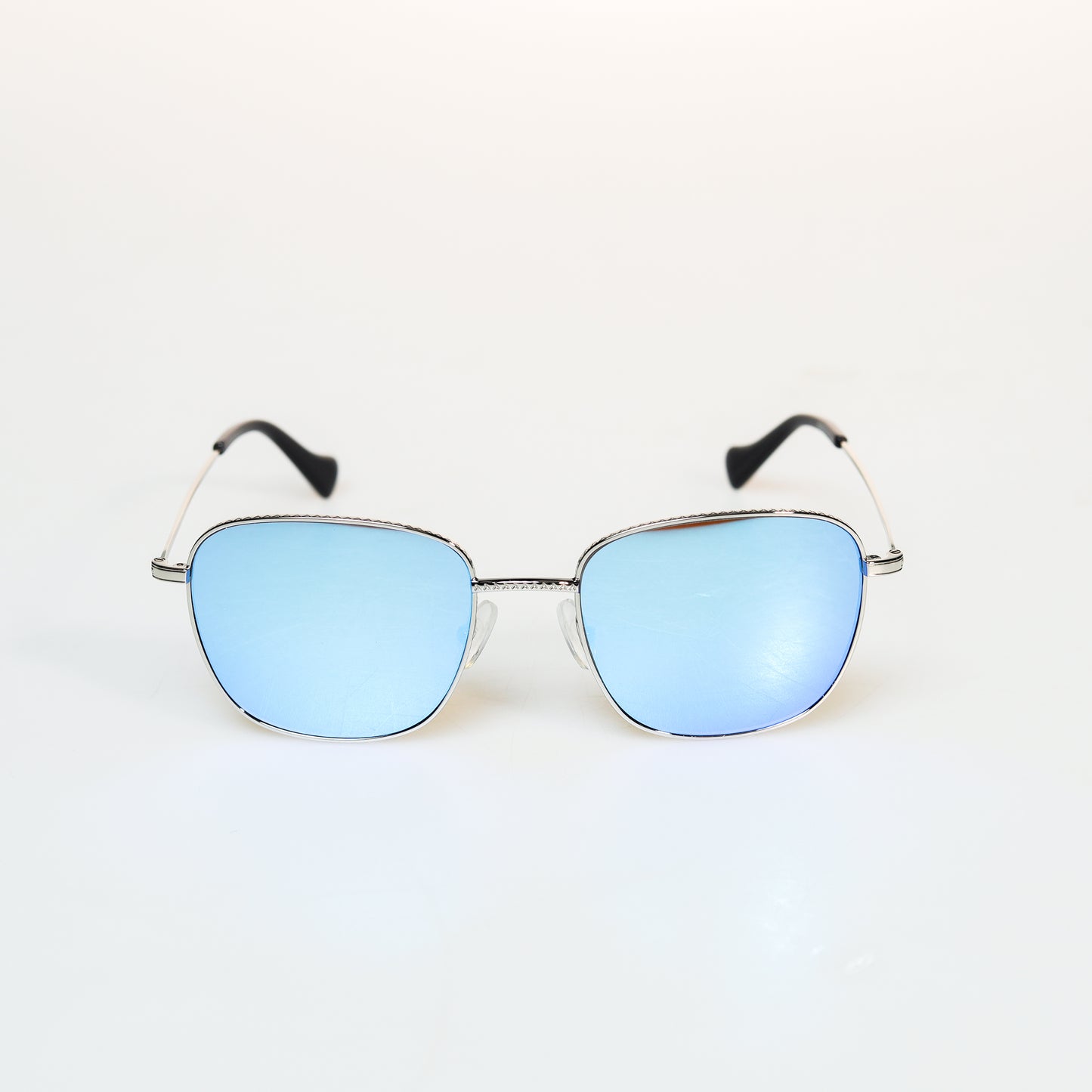 Airy luxury Metal Sunglasses | GMGeyewear GS83M1026