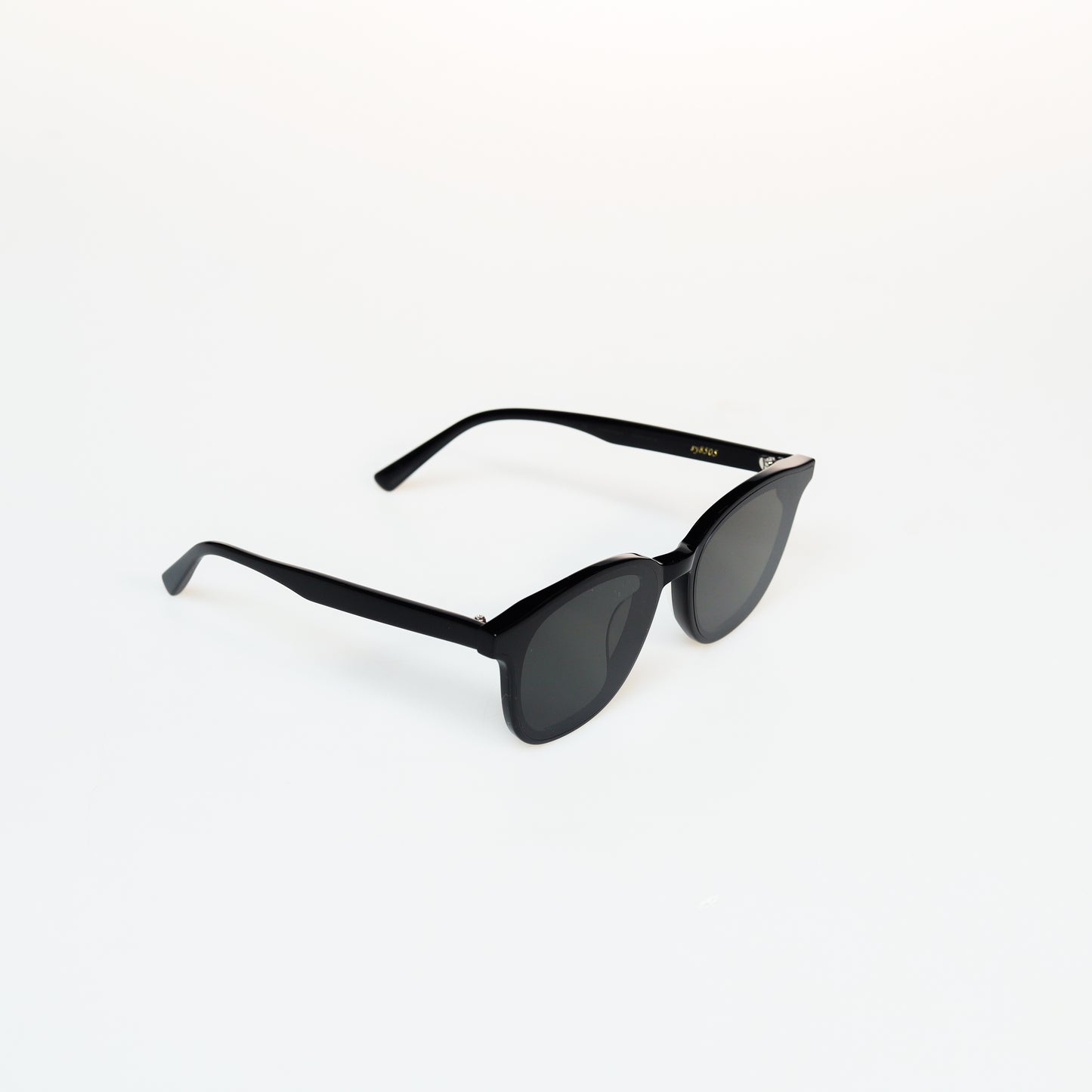 Fashion Luxury Acetate Sunglasses | GMGeyewear GS83A1010