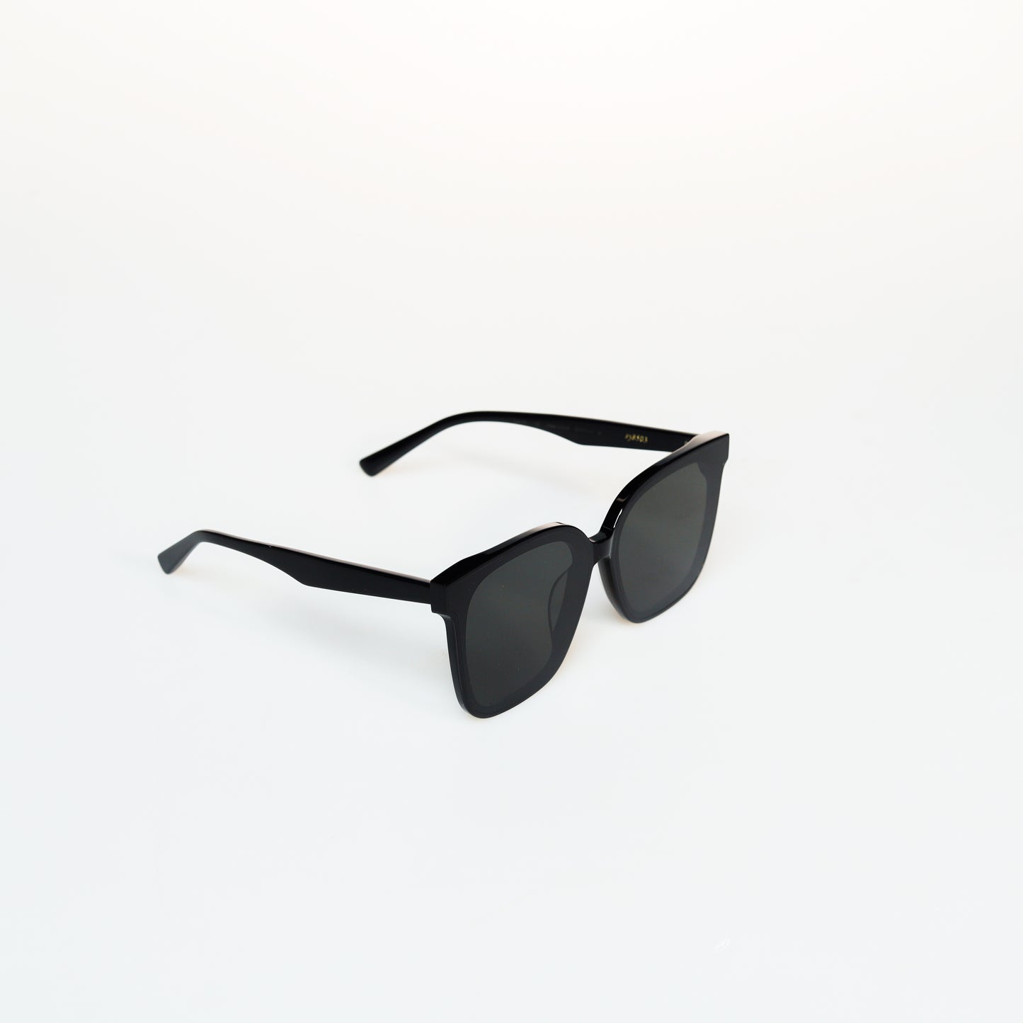Fashion Luxury Acetate Sunglasses | GMGeyewear GS83A1008