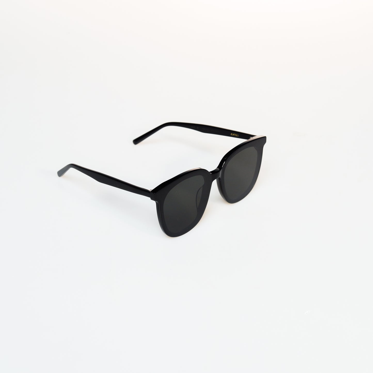 Fashion Luxury Acetate Sunglasses | GMGeyewear GS83A1006