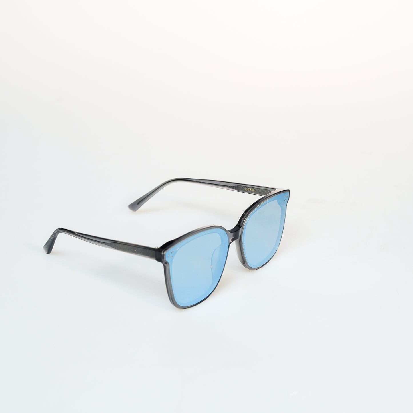 Fashion Luxury Acetate Sunglasses | GMGeyewear GS83A1011